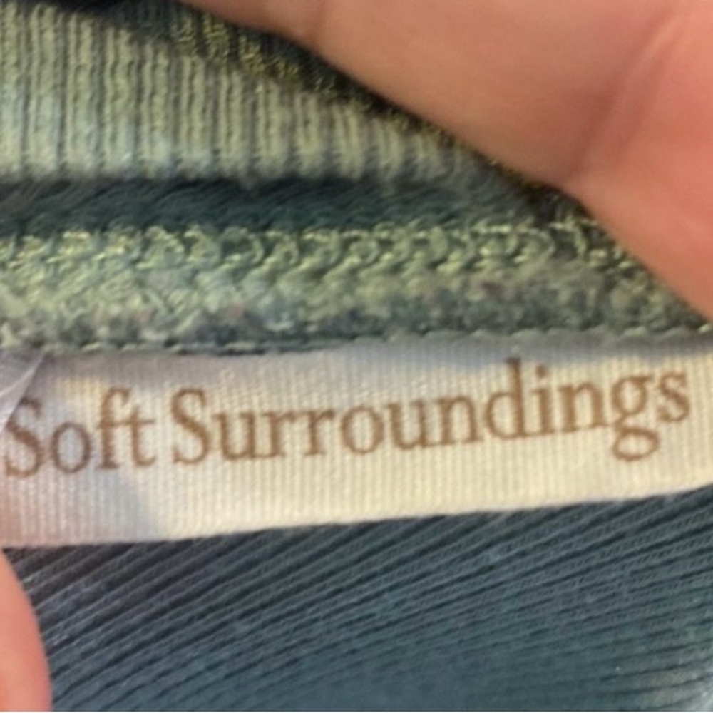 🌱Soft Surroundings Double V-Neck,  Tea Green, Long Sleeve Ribbed Top. Size XL - Picture 4 of 6